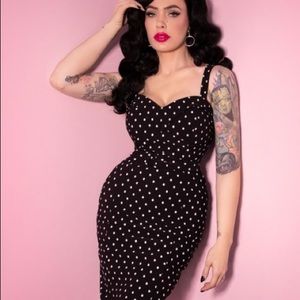 VIXEN BY MICHELLINE PIT POLKA DOT MAN EATER WIGGLE